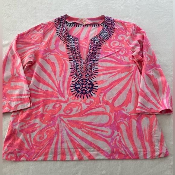 Lily Pulitzer Size XL Amelia Island 100%Silk Tunic
Blouse in Pink Sun Ray Shimmy - Picture 6 of 17